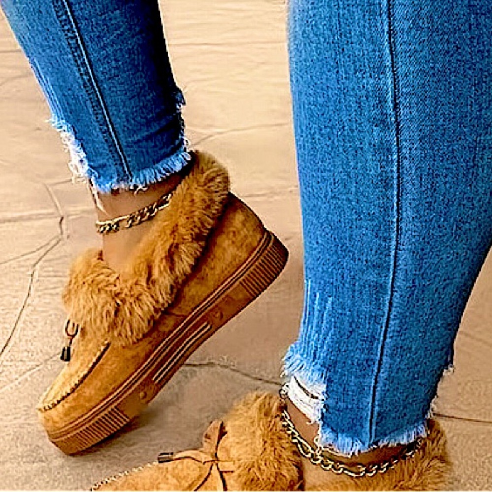 Women’s snow shoes